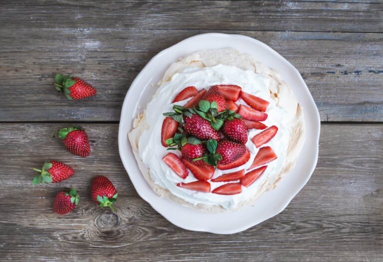 Rustic Pavlova Cake