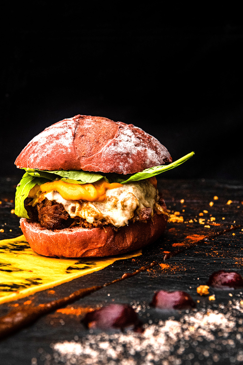 Fresh and Flavorful: The Classic Burger with Lettuce and Tomato